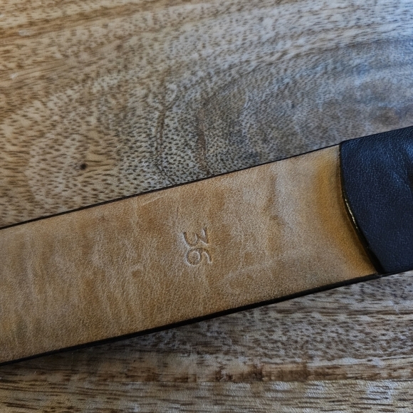 W. Kleinberg Neiman Marcus chocolate brown leather belt Gold tone buckle Size 36 - Picture 6 of 11